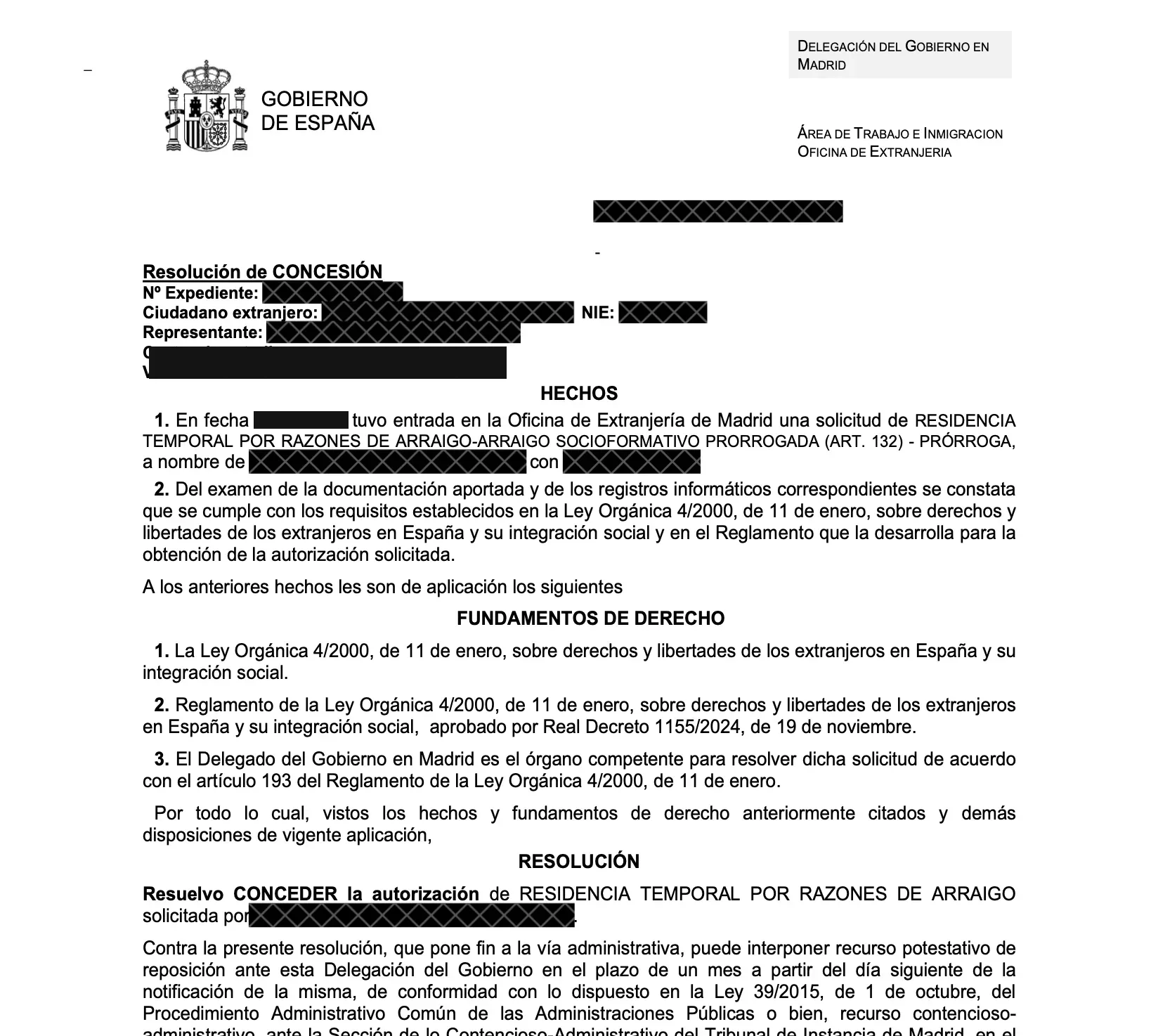 Resolución de concesión de residencia temporal por arraigo socioformativo, documento anonimizado